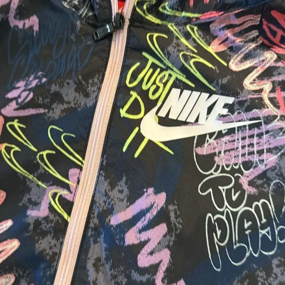 Nike pink graffiti tank and graphic Windrunner windbreaker size medium NWOT - Picture 8 of 14